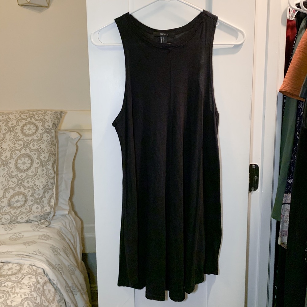 Black Sleeveless Shift Dress